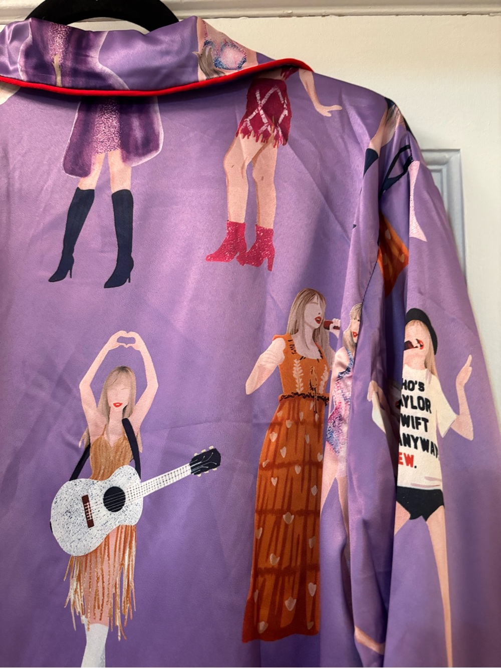 SWIFTIE Purple Illustrated Satin Pajama Set
Size Large - Picture 5 of 5